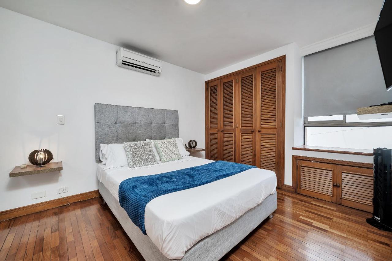 Aptos Alcazar Oviedo By Housy Host Medellín Zewnętrze zdjęcie